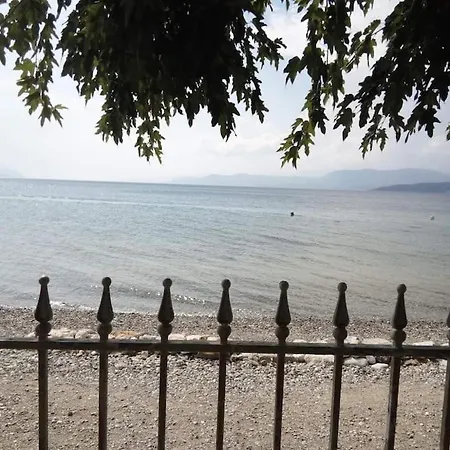 Παραθαλάσσιο Διαμέρισμα Με Κήπο Στον Αγιόκαμπο Agiokampos  Exterior photo