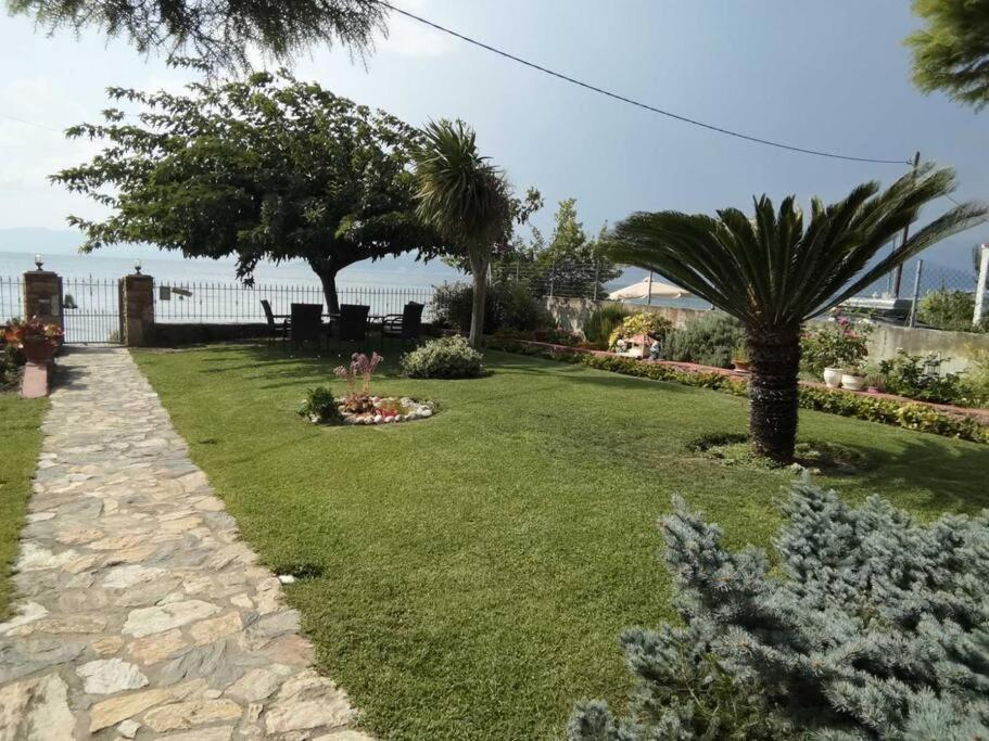 παραθαλάσσιο με κήπο στον αγιόκαμπο Apartment Agiokampos (Evia)